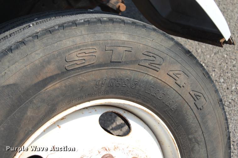 image for item L3229 2000 Ford F750 Super Duty XL water truck