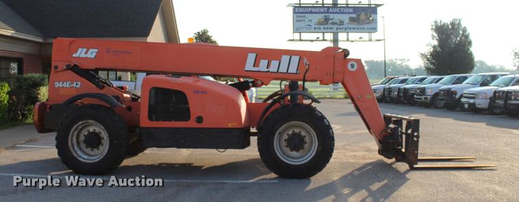 image for item L3231 2005 Lull 944E-42 telehandler