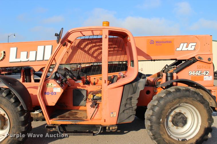 image for item L3231 2005 Lull 944E-42 telehandler