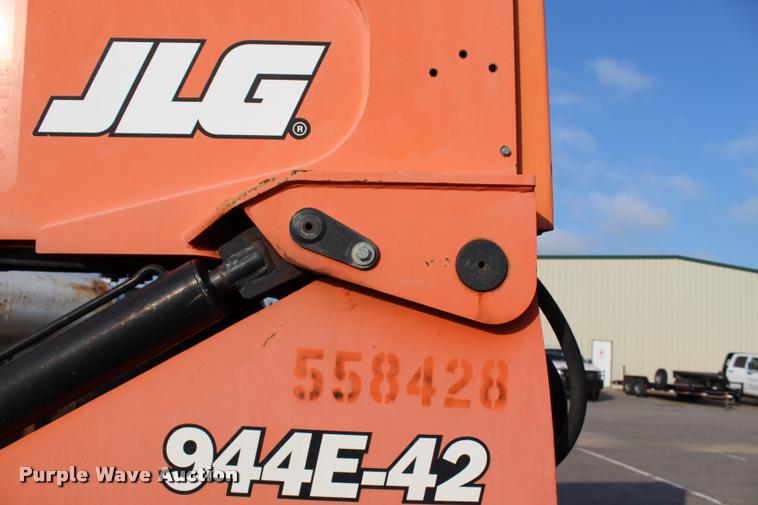 image for item L3231 2005 Lull 944E-42 telehandler