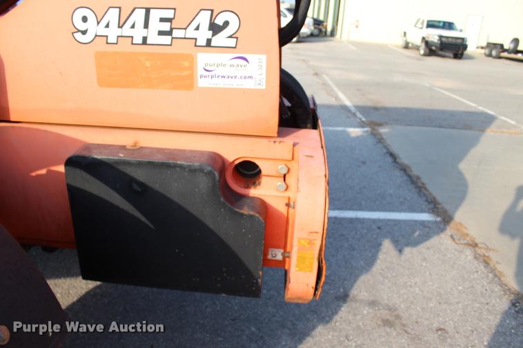 image for item L3231 2005 Lull 944E-42 telehandler
