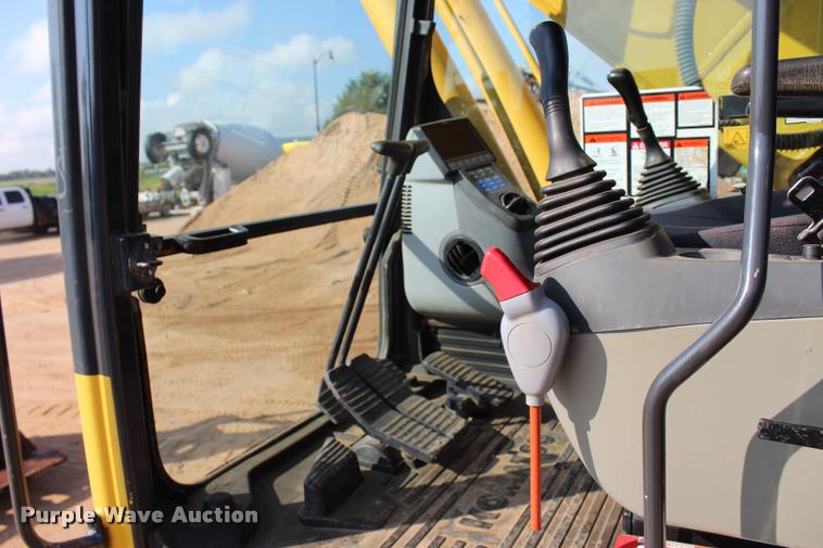 image for item L3234 2011 Komatsu PC200LC-8 HD excavator