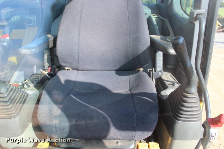 image for item L3234 2011 Komatsu PC200LC-8 HD excavator