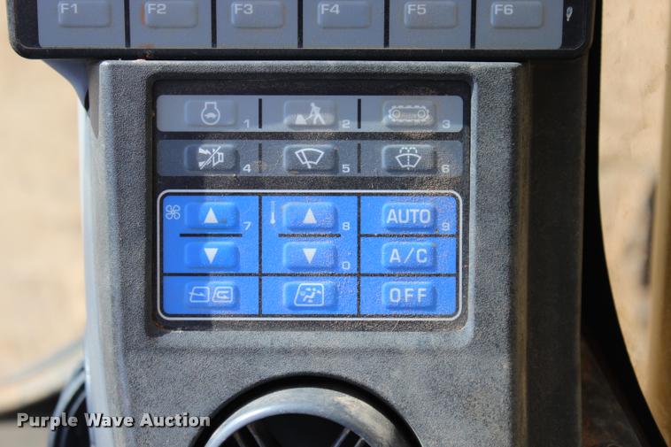 image for item L3234 2011 Komatsu PC200LC-8 HD excavator