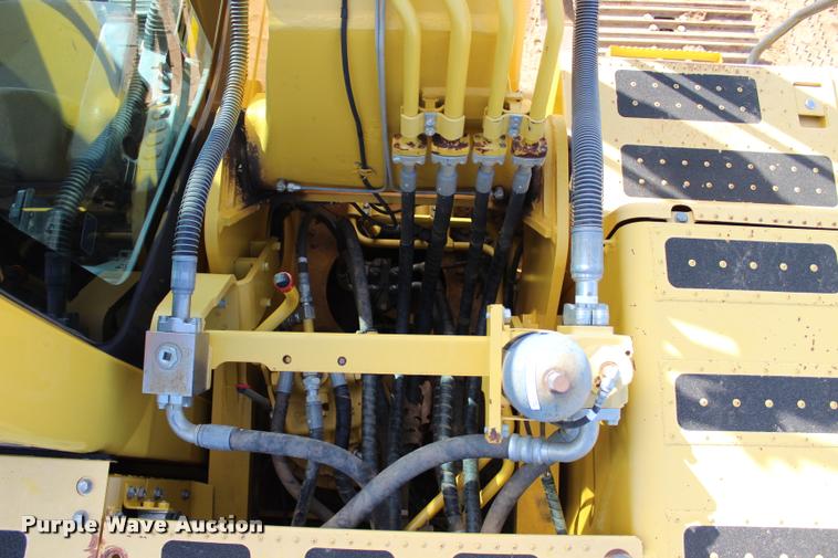 image for item L3234 2011 Komatsu PC200LC-8 HD excavator