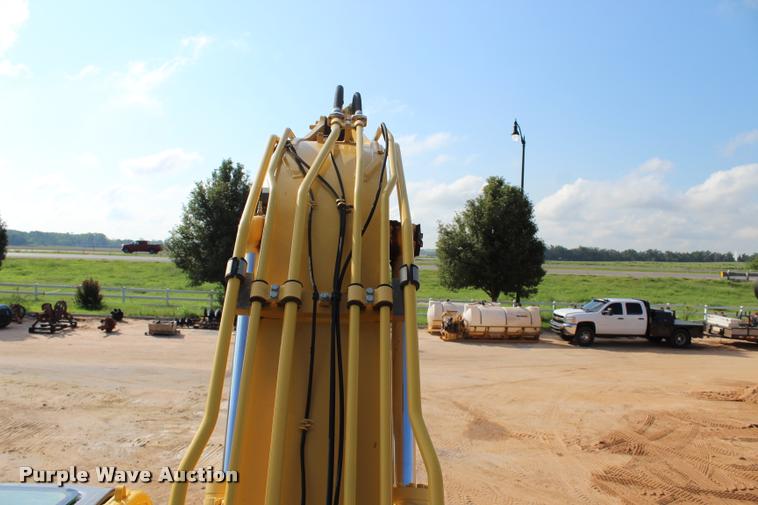 image for item L3234 2011 Komatsu PC200LC-8 HD excavator