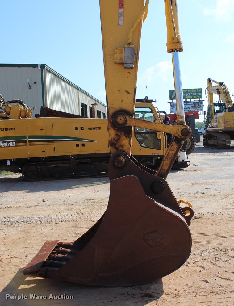 image for item L3234 2011 Komatsu PC200LC-8 HD excavator
