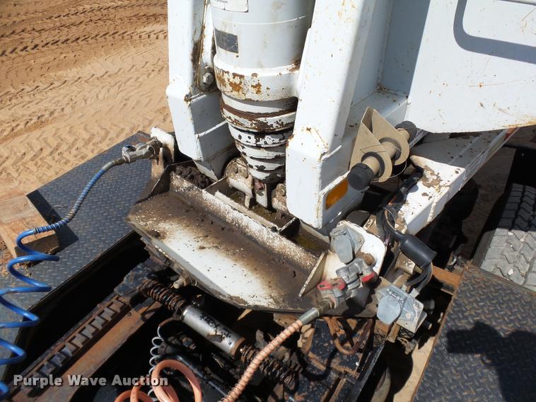 image for item L3236 2005 Clement Rockstar end dump trailer