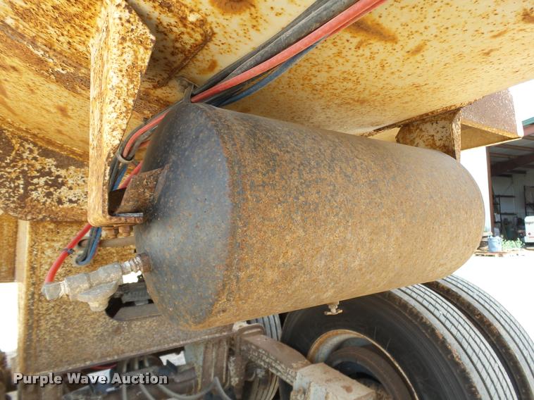 image for item L3236 2005 Clement Rockstar end dump trailer