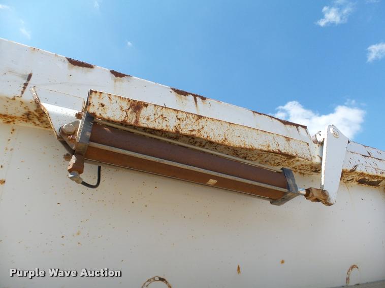 image for item L3236 2005 Clement Rockstar end dump trailer