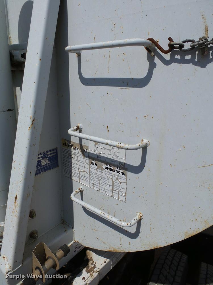 image for item L3236 2005 Clement Rockstar end dump trailer