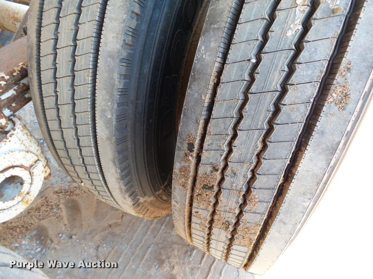 image for item L3236 2005 Clement Rockstar end dump trailer