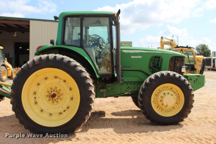 image for item L3237 2005 John Deere 7520 MFWD tractor