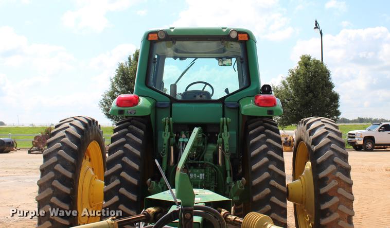 image for item L3237 2005 John Deere 7520 MFWD tractor