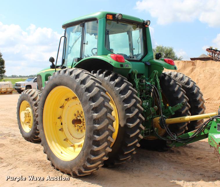 image for item L3237 2005 John Deere 7520 MFWD tractor