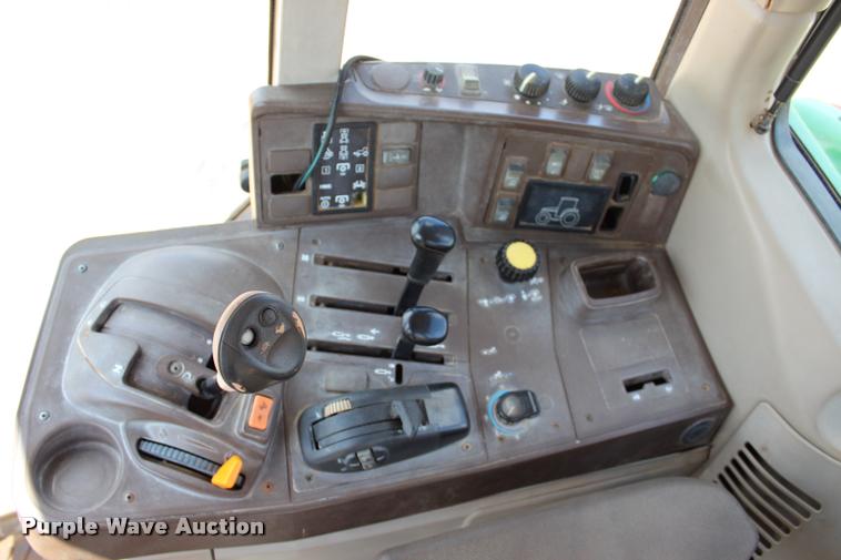 image for item L3237 2005 John Deere 7520 MFWD tractor