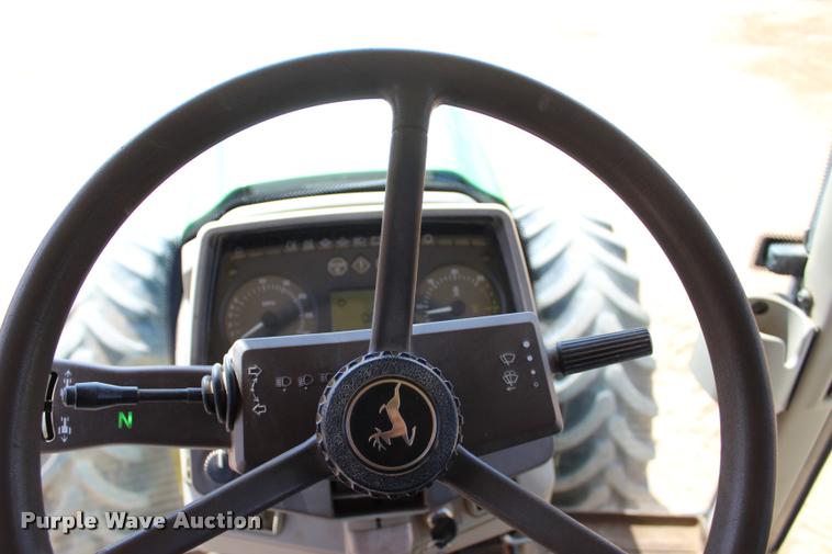 image for item L3237 2005 John Deere 7520 MFWD tractor