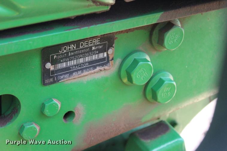 image for item L3237 2005 John Deere 7520 MFWD tractor