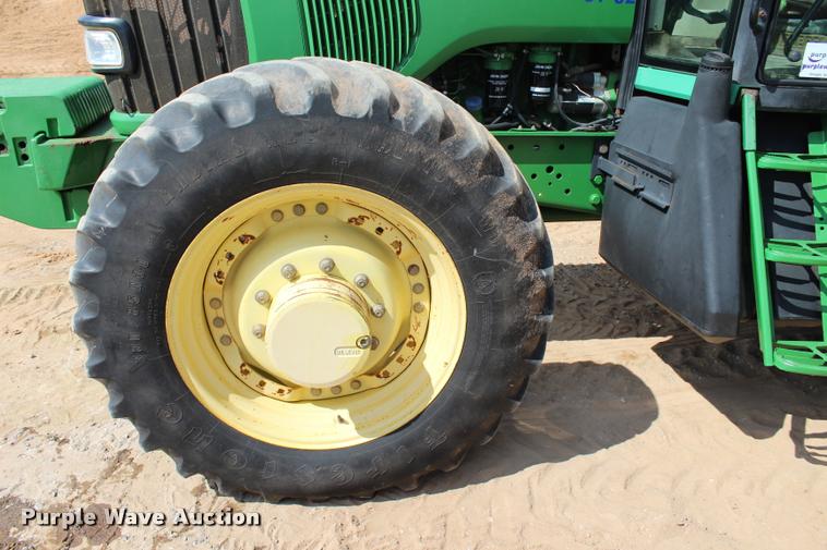 image for item L3237 2005 John Deere 7520 MFWD tractor