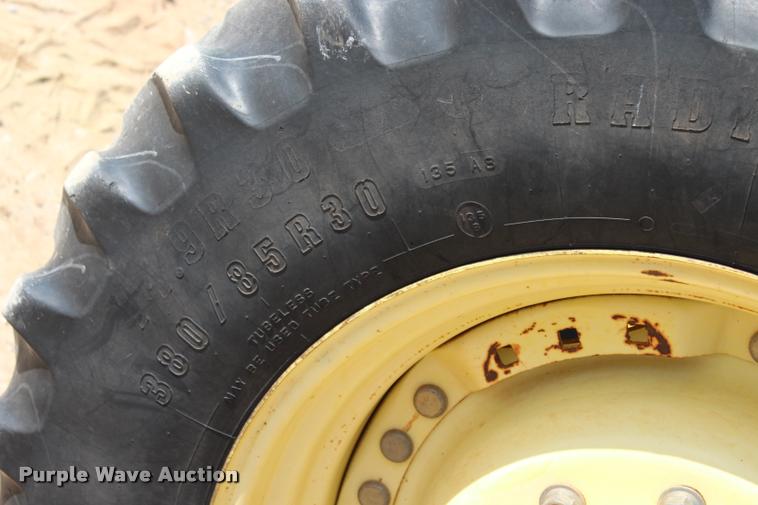 image for item L3237 2005 John Deere 7520 MFWD tractor