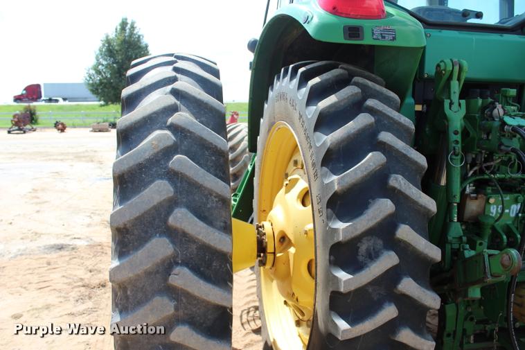 image for item L3237 2005 John Deere 7520 MFWD tractor