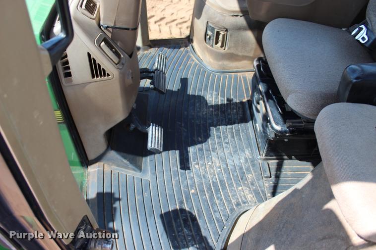 image for item L3239 1995 John Deere 8100 MFWD tractor