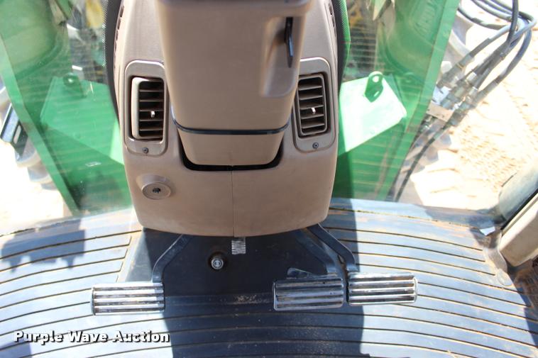 image for item L3239 1995 John Deere 8100 MFWD tractor