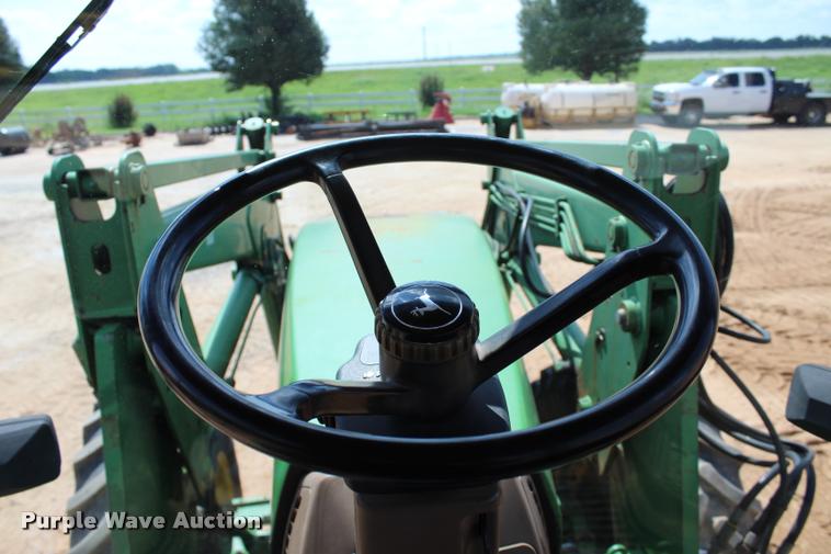 image for item L3239 1995 John Deere 8100 MFWD tractor