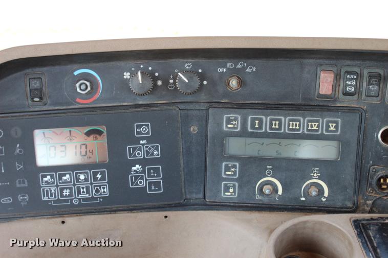 image for item L3239 1995 John Deere 8100 MFWD tractor