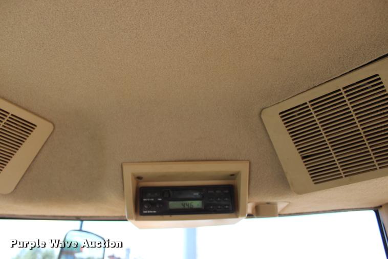 image for item L3239 1995 John Deere 8100 MFWD tractor