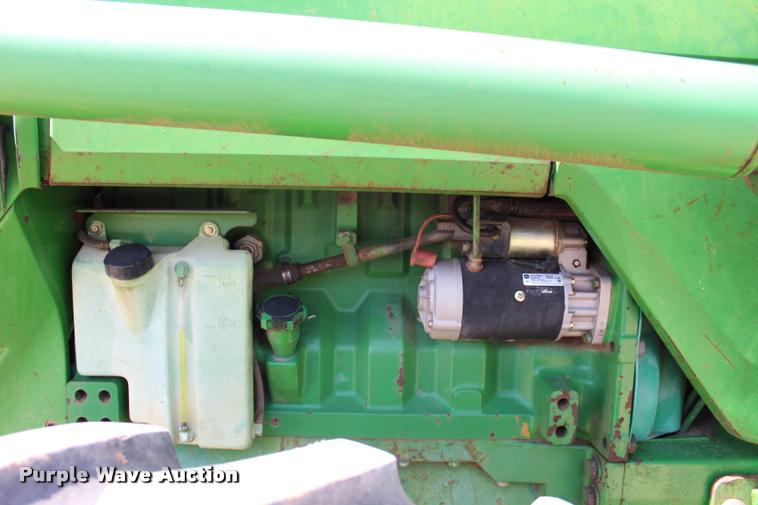 image for item L3239 1995 John Deere 8100 MFWD tractor
