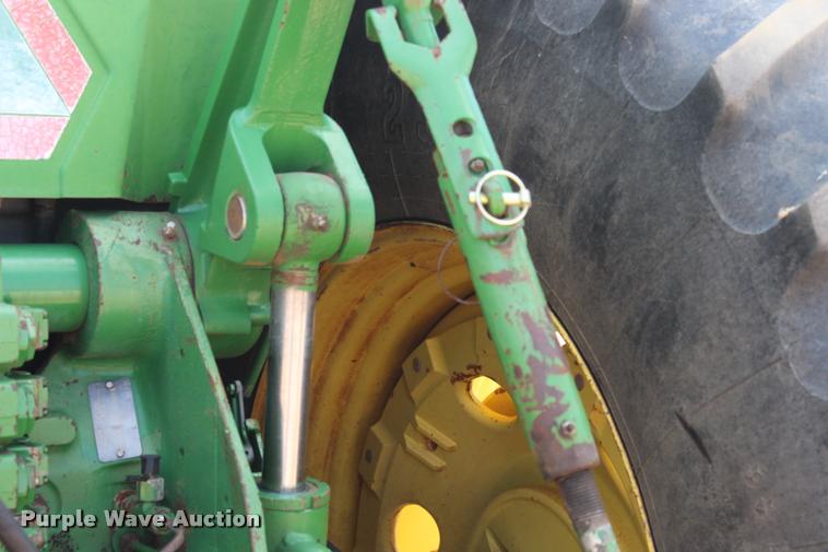 image for item L3239 1995 John Deere 8100 MFWD tractor