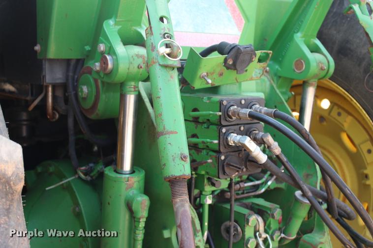 image for item L3239 1995 John Deere 8100 MFWD tractor