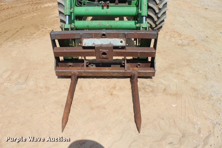 image for item L3239 1995 John Deere 8100 MFWD tractor