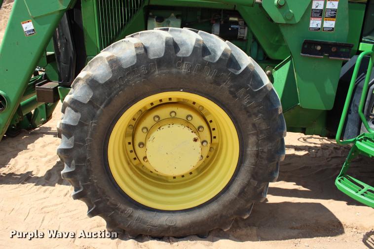 image for item L3239 1995 John Deere 8100 MFWD tractor