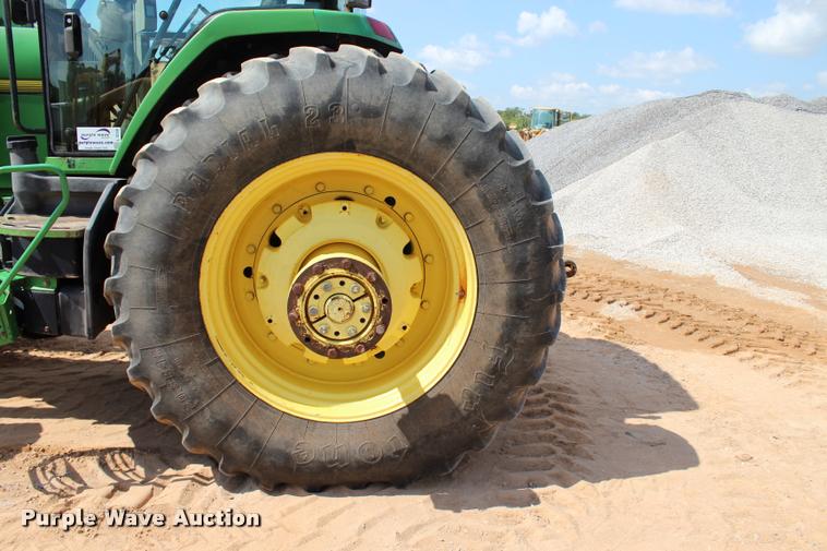 image for item L3239 1995 John Deere 8100 MFWD tractor