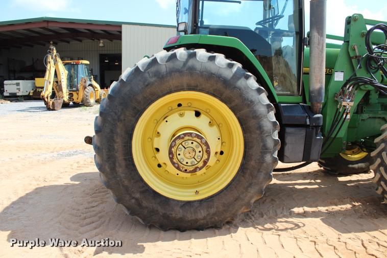 image for item L3239 1995 John Deere 8100 MFWD tractor