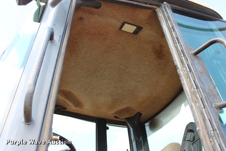 image for item L3240 2002 John Deere 644H wheel loader