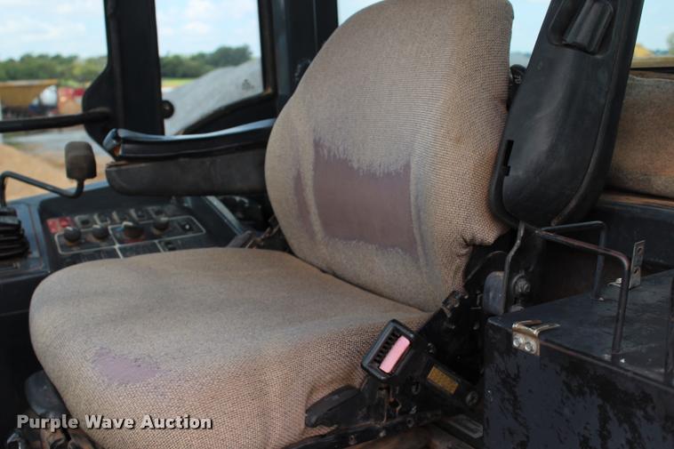 image for item L3240 2002 John Deere 644H wheel loader