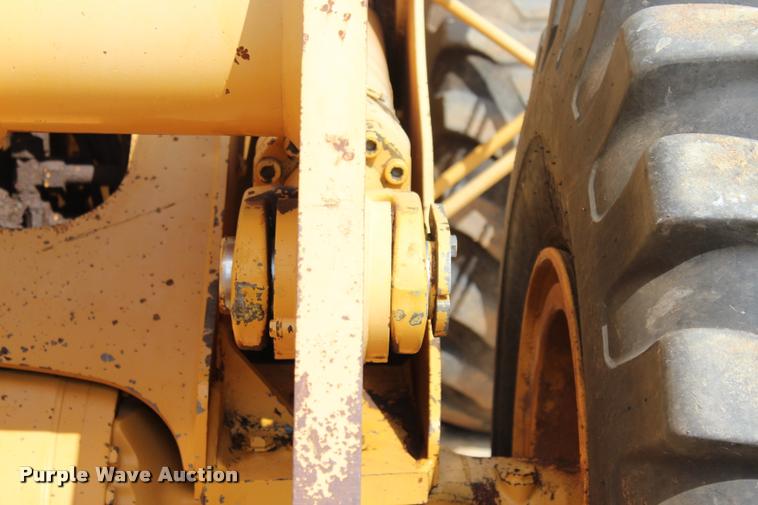 image for item L3240 2002 John Deere 644H wheel loader