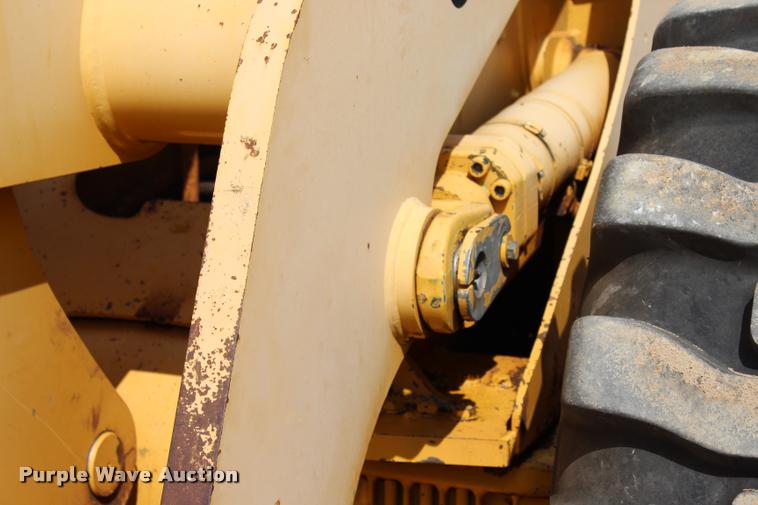 image for item L3240 2002 John Deere 644H wheel loader