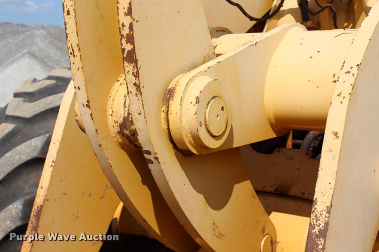 image for item L3240 2002 John Deere 644H wheel loader