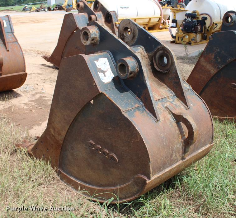 Esco excavator bucket in Hinton, OK Item L3243 sold Purple Wave