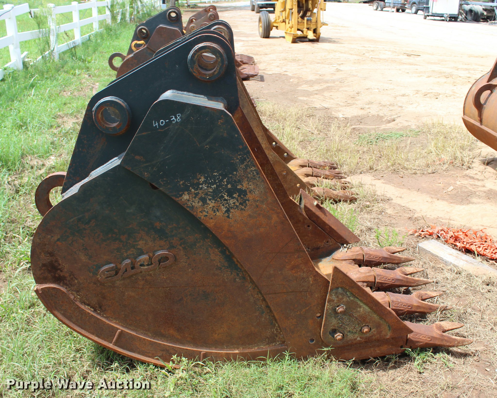 Esco excavator bucket in Hinton, OK Item L3244 sold Purple Wave