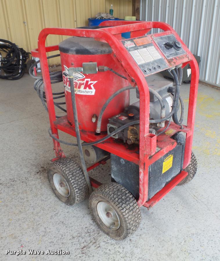 image for item CC9606 Shark STP-3520A pressure washer