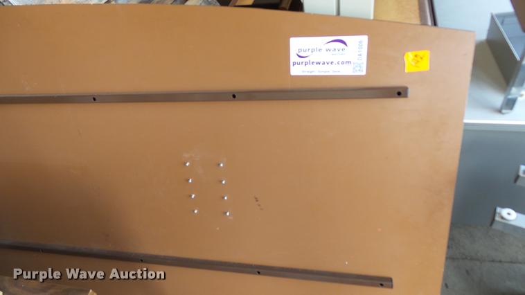 image for item DA1006 (2) tables