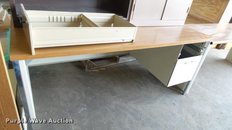 image for item DA1222 Office furniture