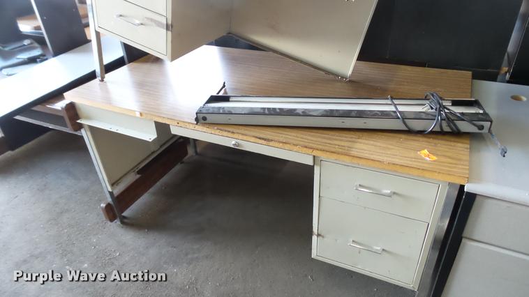 image for item DA1223 Office furniture