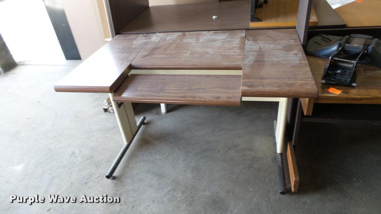 image for item DA1223 Office furniture