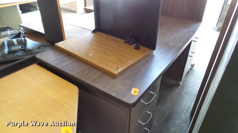 image for item DA1223 Office furniture